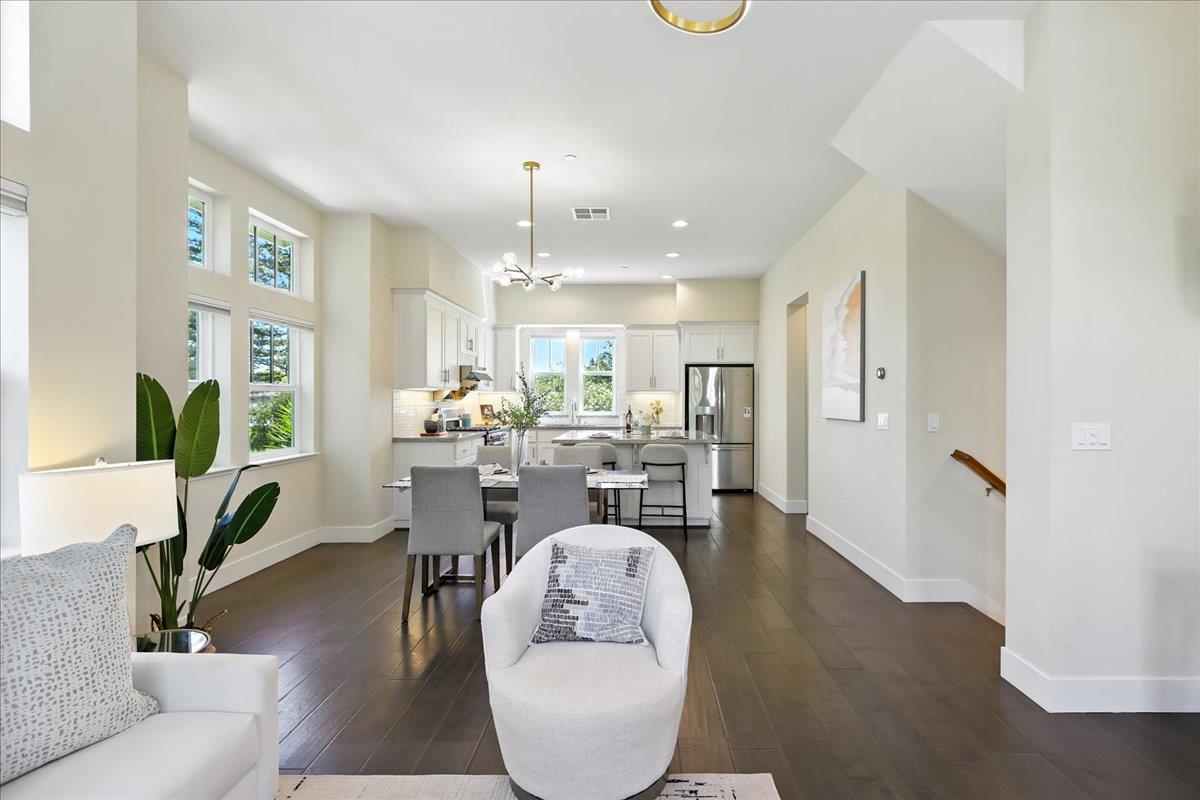 Detail Gallery Image 7 of 39 For 1905 Stella St, Mountain View,  CA 94043 - 3 Beds | 2/1 Baths