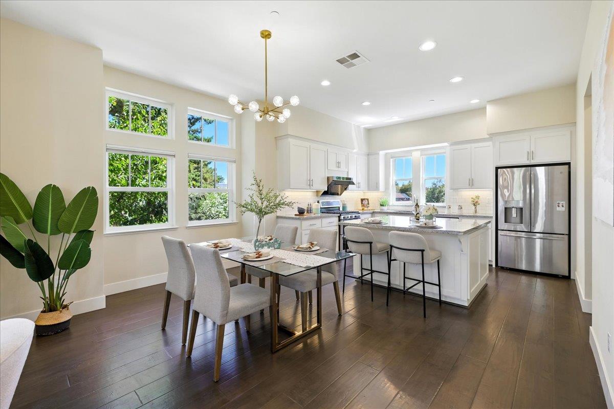 Detail Gallery Image 8 of 39 For 1905 Stella St, Mountain View,  CA 94043 - 3 Beds | 2/1 Baths