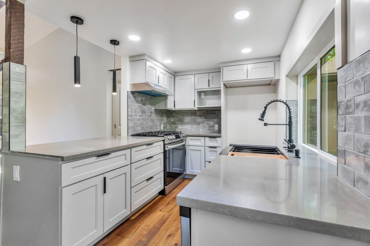 Detail Gallery Image 6 of 22 For 7470 Highway 9, Felton,  CA 95018 - 2 Beds | 2 Baths