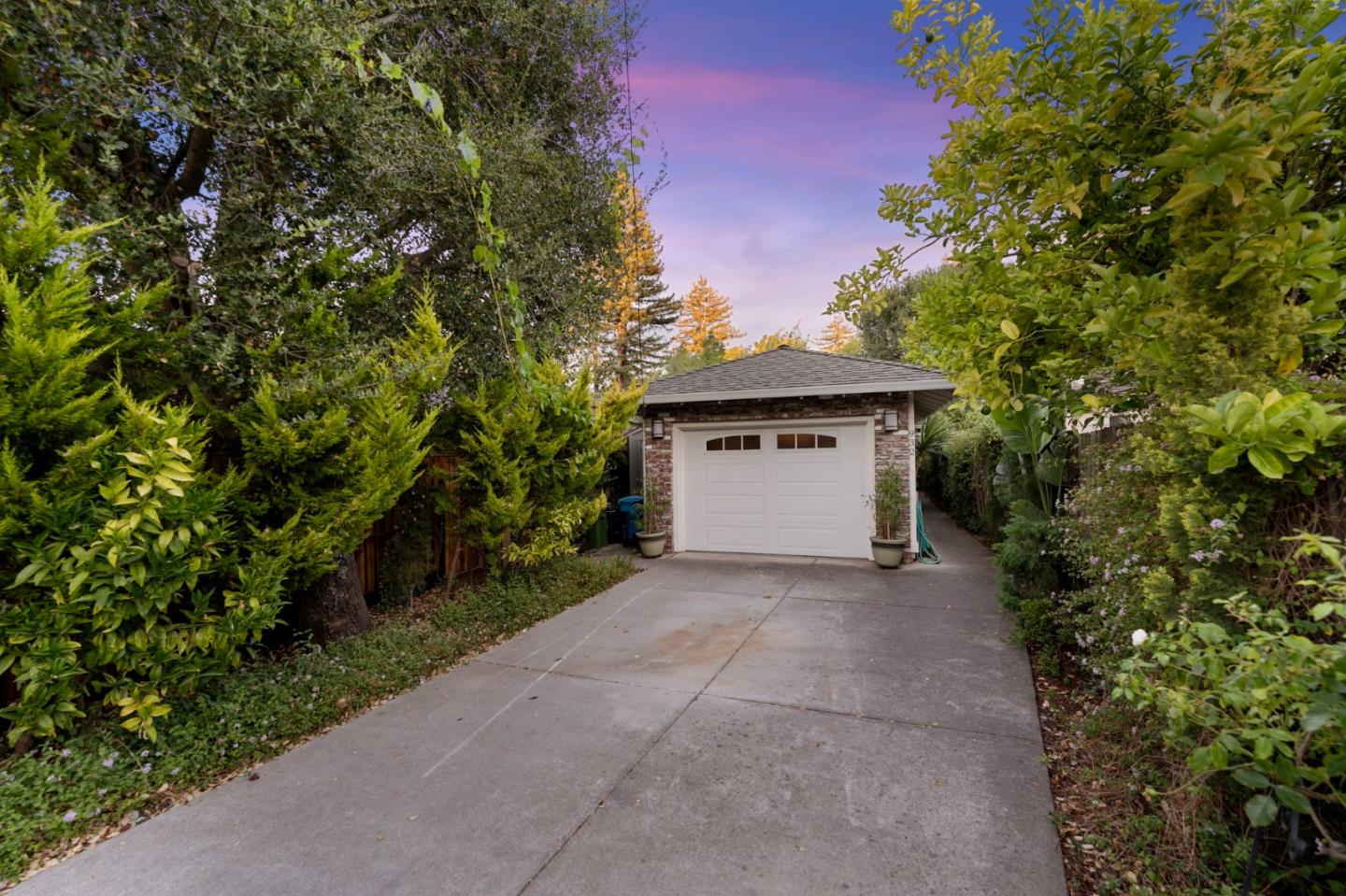 Detail Gallery Image 1 of 38 For 932 Lundy Ln, Los Altos,  CA 94024 - 3 Beds | 2 Baths