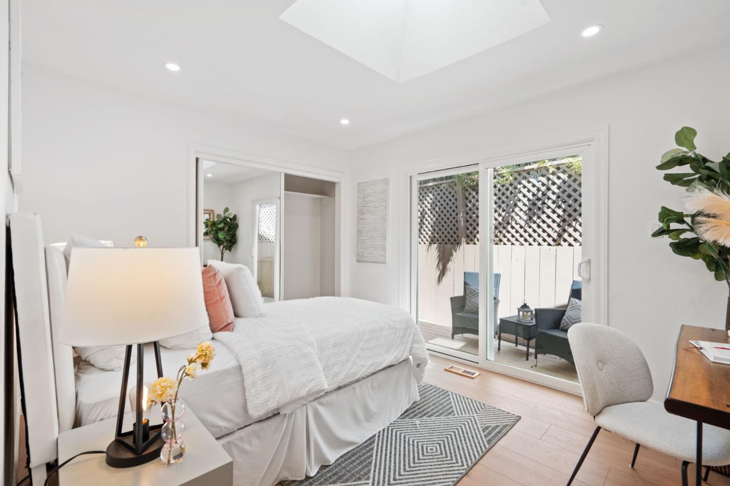 Detail Gallery Image 13 of 38 For 932 Lundy Ln, Los Altos,  CA 94024 - 3 Beds | 2 Baths