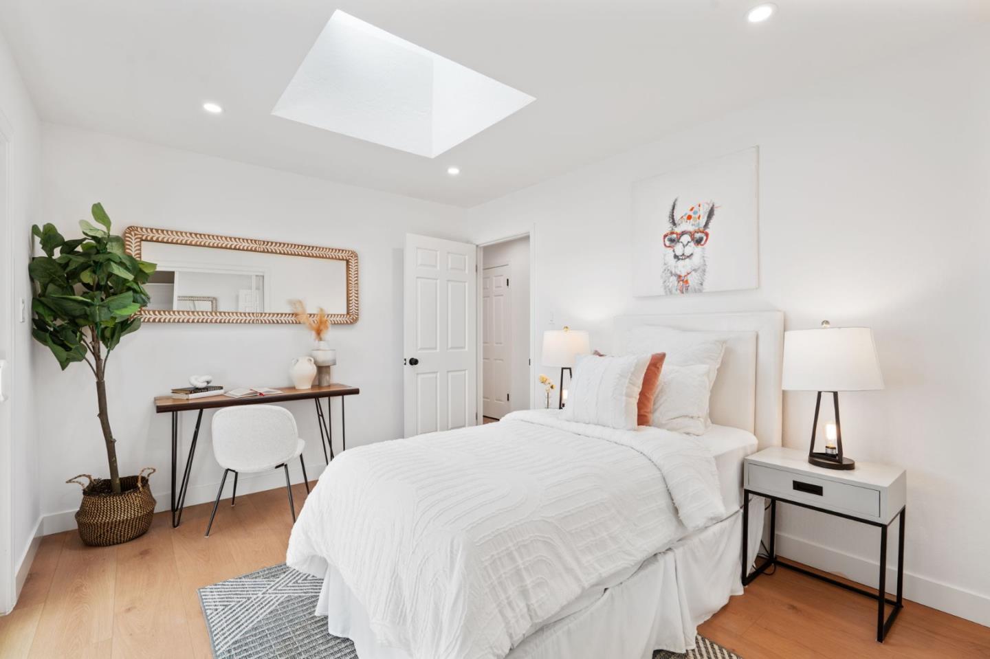 Detail Gallery Image 14 of 38 For 932 Lundy Ln, Los Altos,  CA 94024 - 3 Beds | 2 Baths
