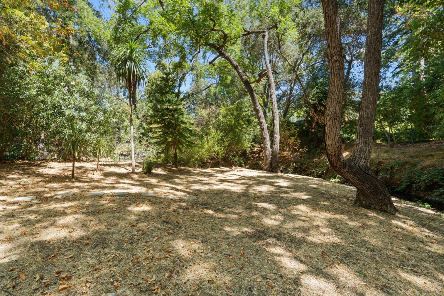 Detail Gallery Image 21 of 38 For 932 Lundy Ln, Los Altos,  CA 94024 - 3 Beds | 2 Baths