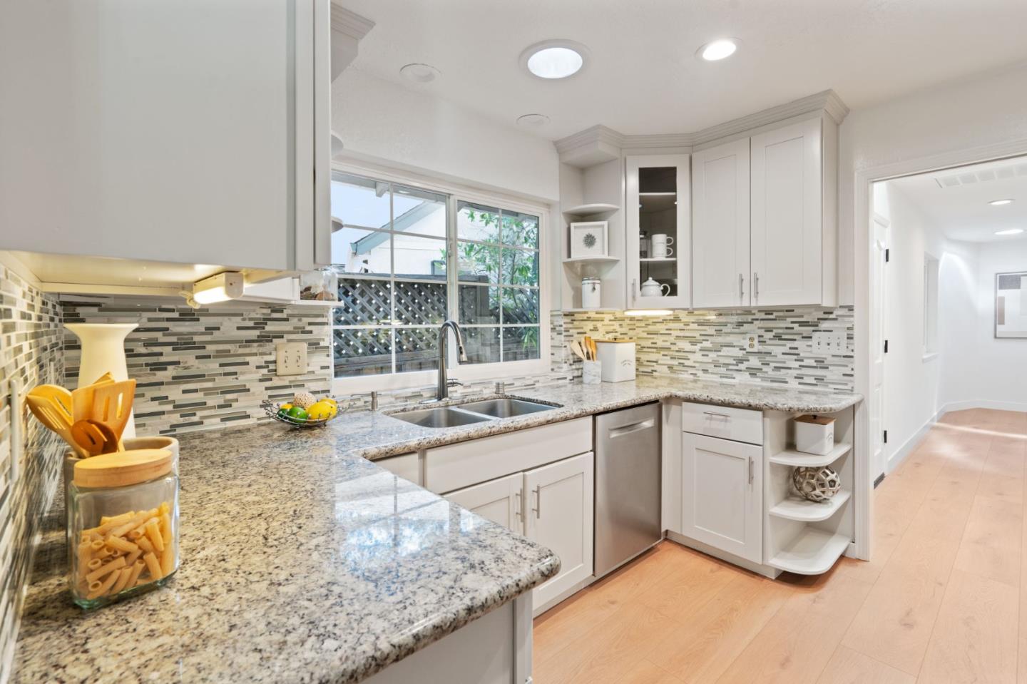 Detail Gallery Image 7 of 38 For 932 Lundy Ln, Los Altos,  CA 94024 - 3 Beds | 2 Baths
