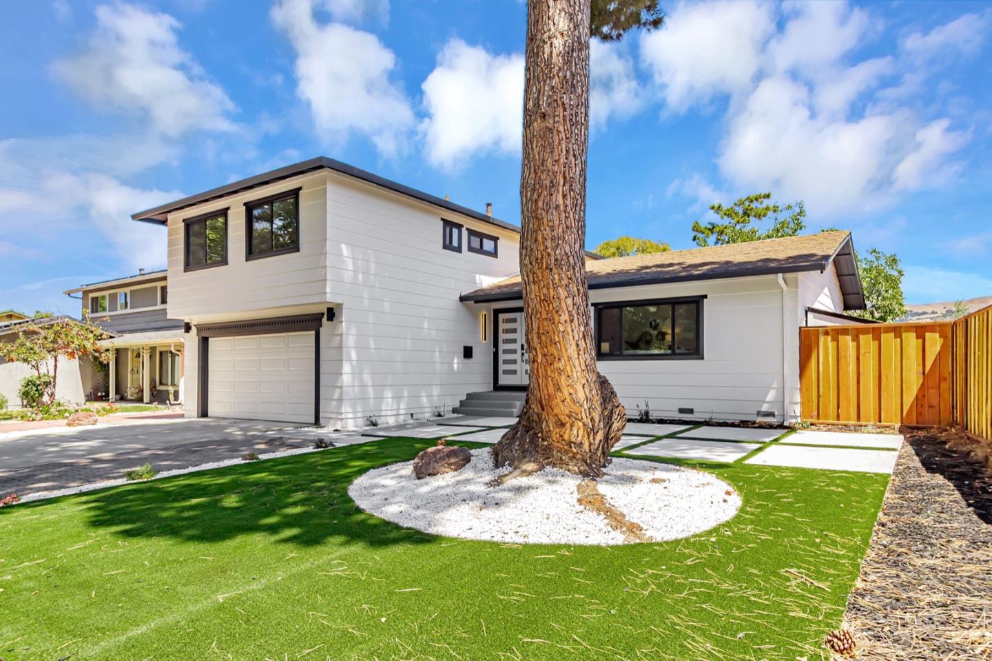 Detail Gallery Image 2 of 51 For 1704 Morrill Ave, San Jose,  CA 95132 - 4 Beds | 2/1 Baths