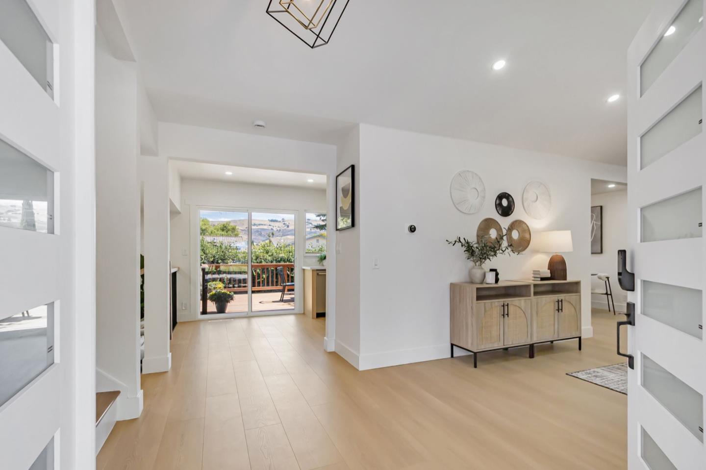 Detail Gallery Image 4 of 51 For 1704 Morrill Ave, San Jose,  CA 95132 - 4 Beds | 2/1 Baths