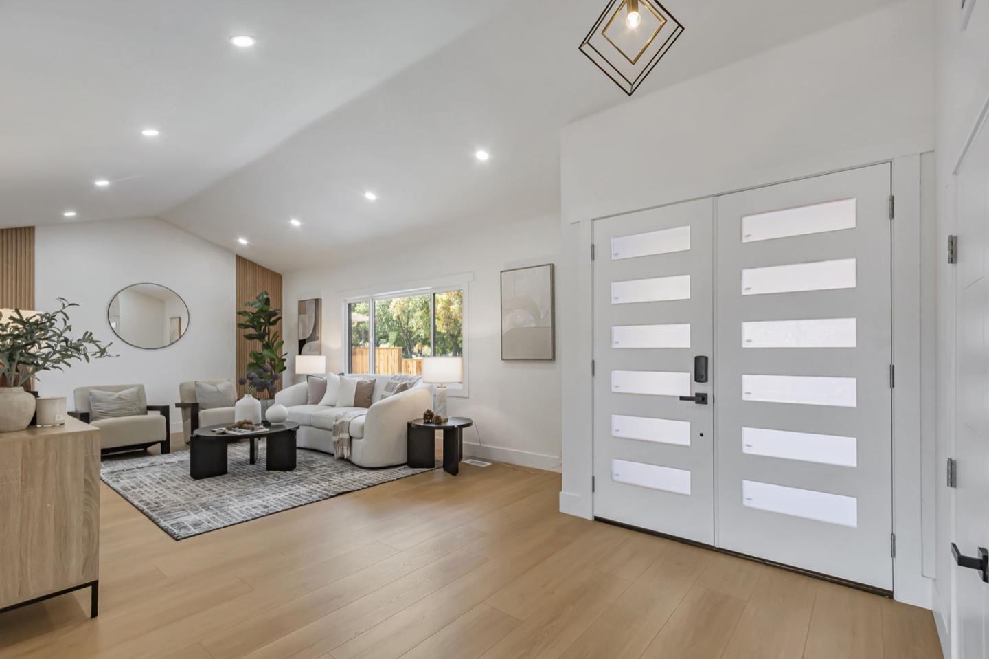 Detail Gallery Image 5 of 51 For 1704 Morrill Ave, San Jose,  CA 95132 - 4 Beds | 2/1 Baths