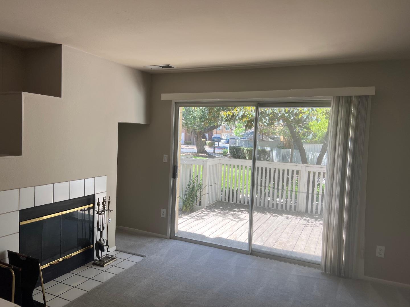 Detail Gallery Image 6 of 21 For 6986 Gregorich Dr #C,  San Jose,  CA 95138 - 2 Beds | 2/1 Baths