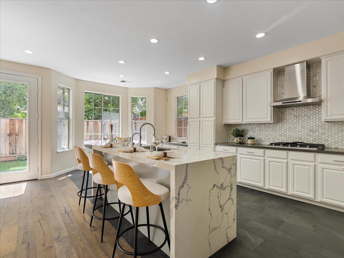 Detail Gallery Image 10 of 34 For 840 Romani Ct, San Jose,  CA 95125 - 5 Beds | 3 Baths