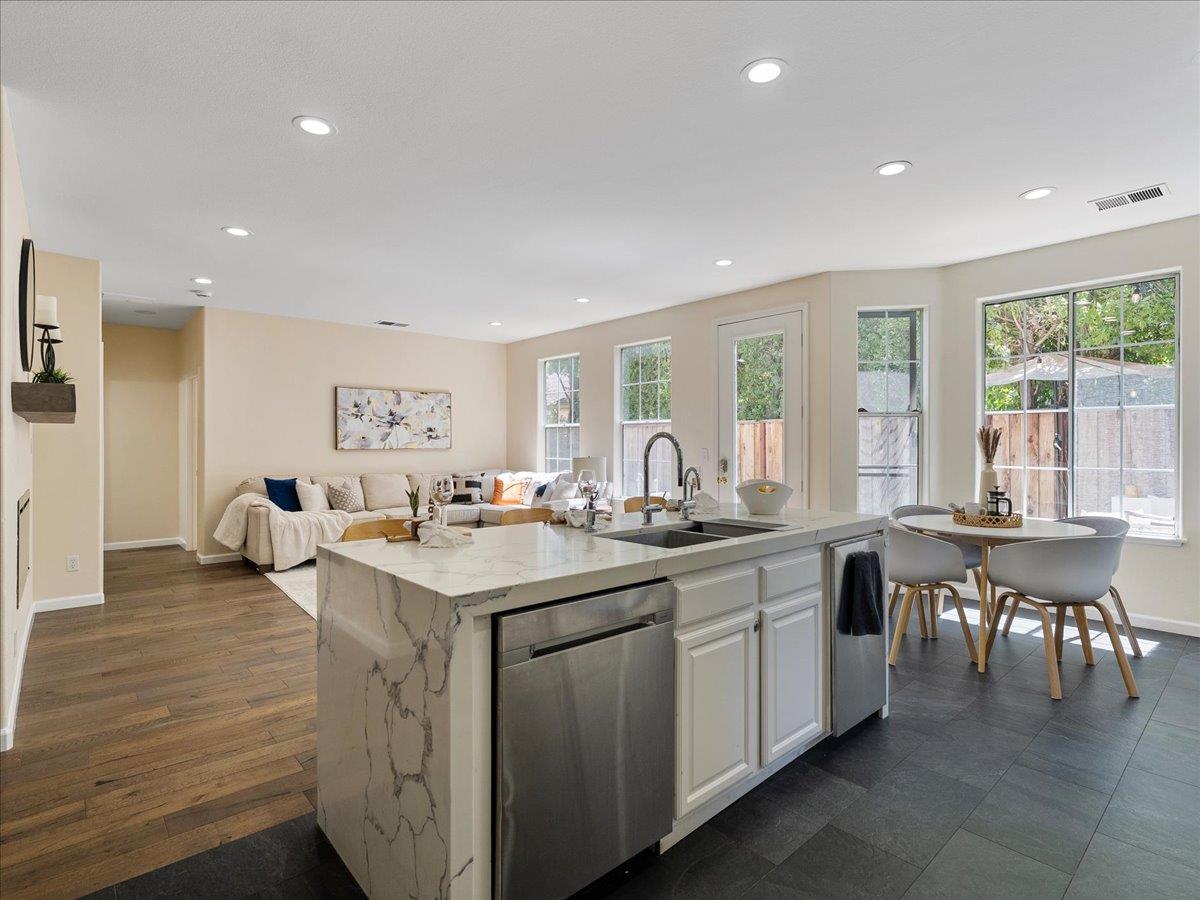 Detail Gallery Image 14 of 34 For 840 Romani Ct, San Jose,  CA 95125 - 5 Beds | 3 Baths