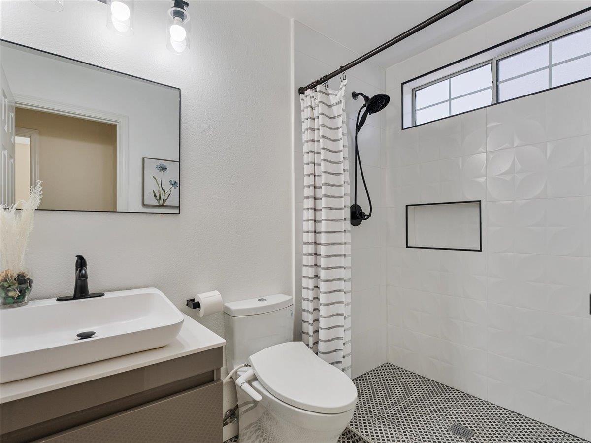 Detail Gallery Image 17 of 34 For 840 Romani Ct, San Jose,  CA 95125 - 5 Beds | 3 Baths