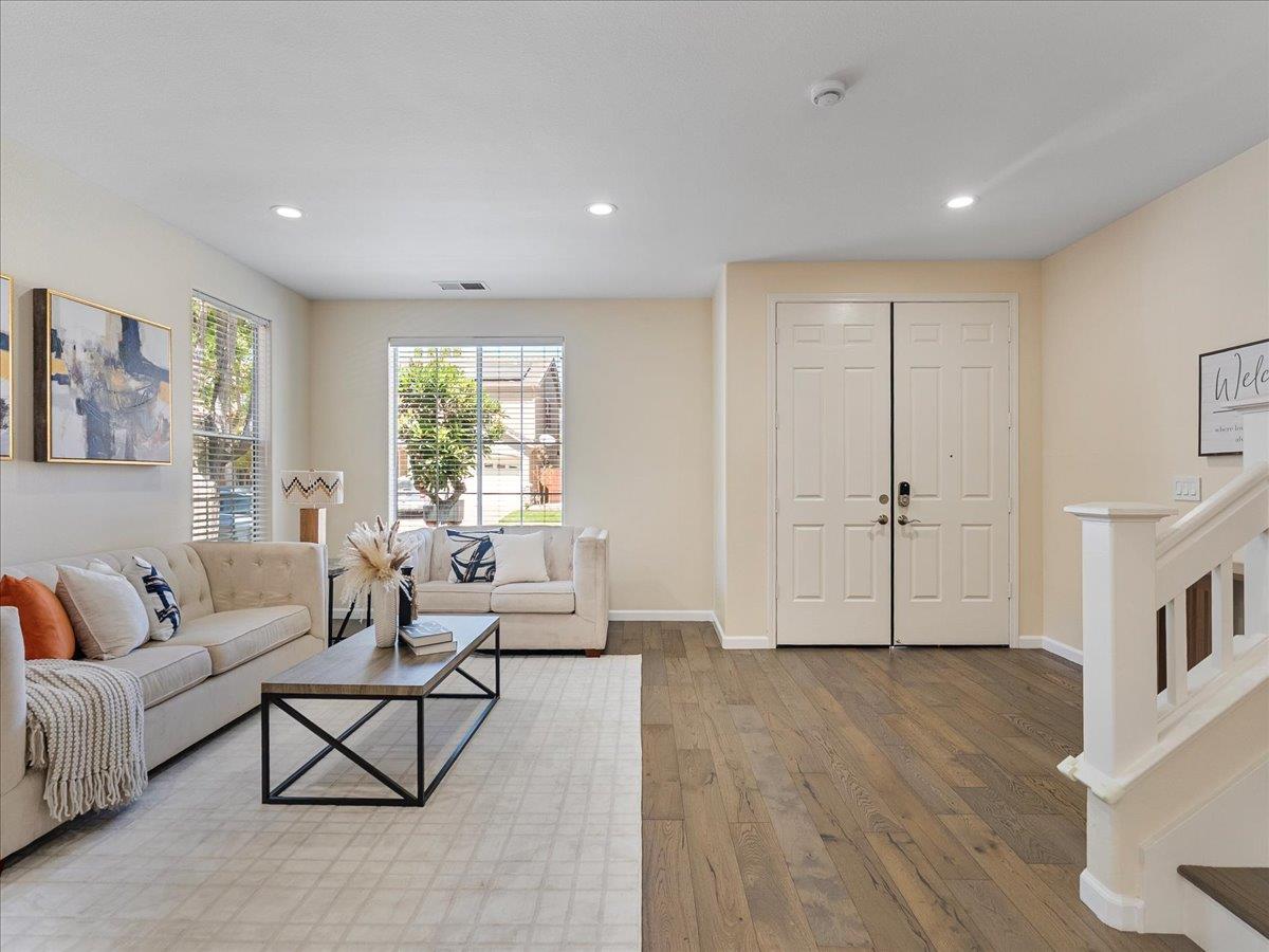 Detail Gallery Image 8 of 34 For 840 Romani Ct, San Jose,  CA 95125 - 5 Beds | 3 Baths