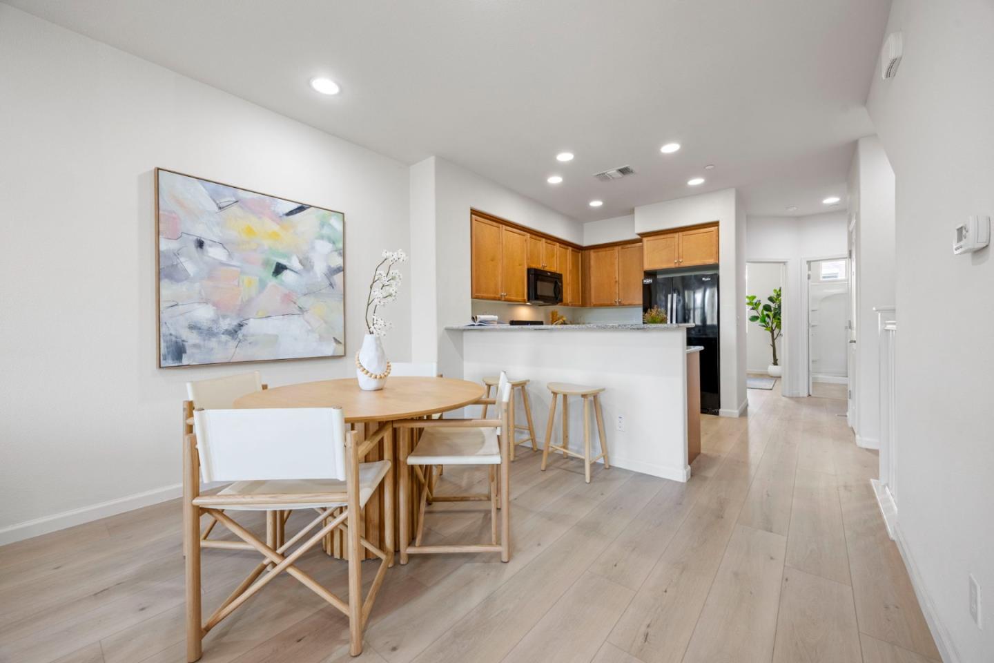 Detail Gallery Image 8 of 39 For 2109 Kiwi Wkwy, San Jose,  CA 95133 - 4 Beds | 4 Baths