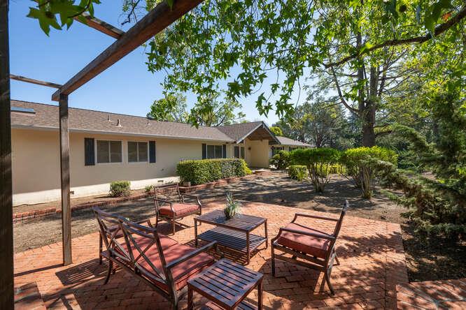 Detail Gallery Image 10 of 48 For 26993 Almaden Ct, Los Altos Hills,  CA 94022 - 4 Beds | 2/1 Baths