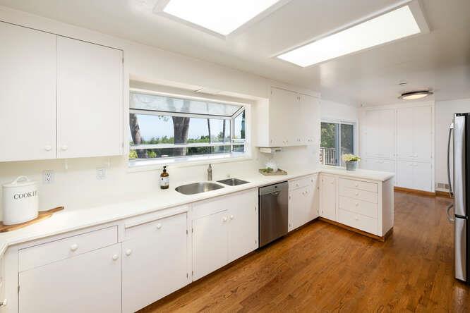 Detail Gallery Image 20 of 48 For 26993 Almaden Ct, Los Altos Hills,  CA 94022 - 4 Beds | 2/1 Baths