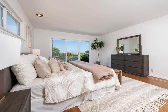 Detail Gallery Image 25 of 48 For 26993 Almaden Ct, Los Altos Hills,  CA 94022 - 4 Beds | 2/1 Baths