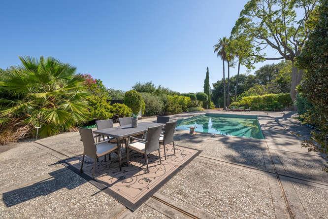 Detail Gallery Image 31 of 48 For 26993 Almaden Ct, Los Altos Hills,  CA 94022 - 4 Beds | 2/1 Baths
