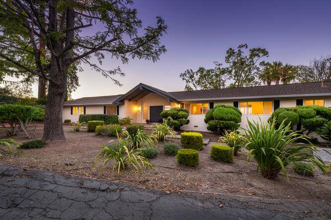 Detail Gallery Image 4 of 48 For 26993 Almaden Ct, Los Altos Hills,  CA 94022 - 4 Beds | 2/1 Baths