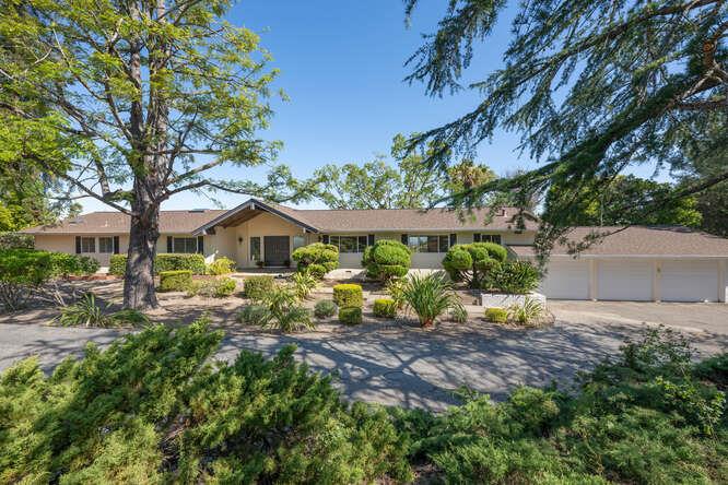 Detail Gallery Image 6 of 48 For 26993 Almaden Ct, Los Altos Hills,  CA 94022 - 4 Beds | 2/1 Baths
