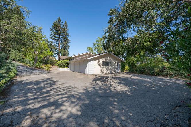 Detail Gallery Image 7 of 48 For 26993 Almaden Ct, Los Altos Hills,  CA 94022 - 4 Beds | 2/1 Baths