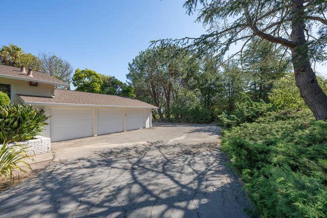 Detail Gallery Image 8 of 48 For 26993 Almaden Ct, Los Altos Hills,  CA 94022 - 4 Beds | 2/1 Baths