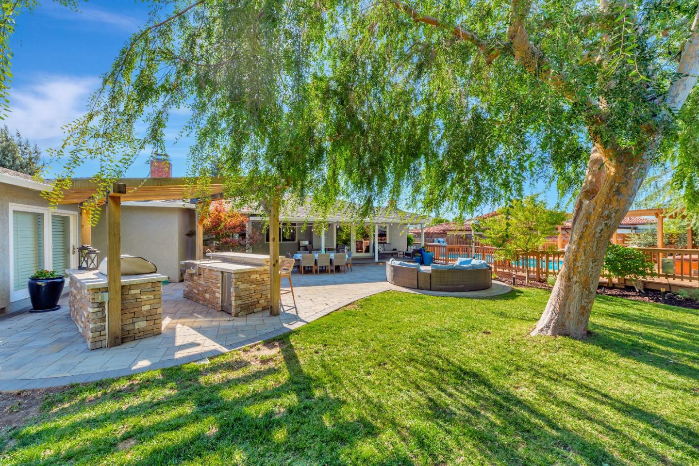 Detail Gallery Image 2 of 6 For 6540 Camelia Dr, San Jose,  CA 95120 - 4 Beds | 2/1 Baths