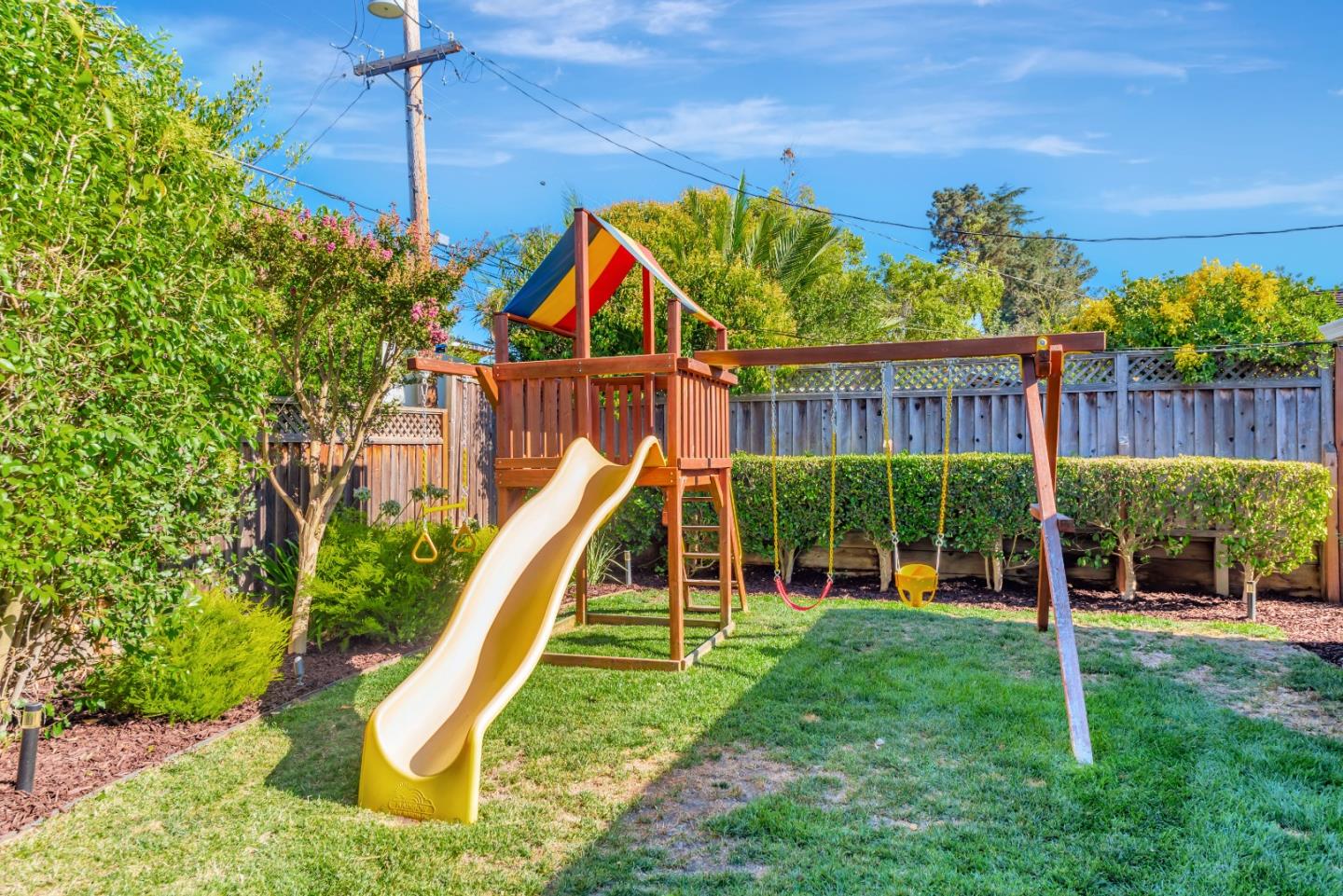 Detail Gallery Image 3 of 6 For 6540 Camelia Dr, San Jose,  CA 95120 - 4 Beds | 2/1 Baths