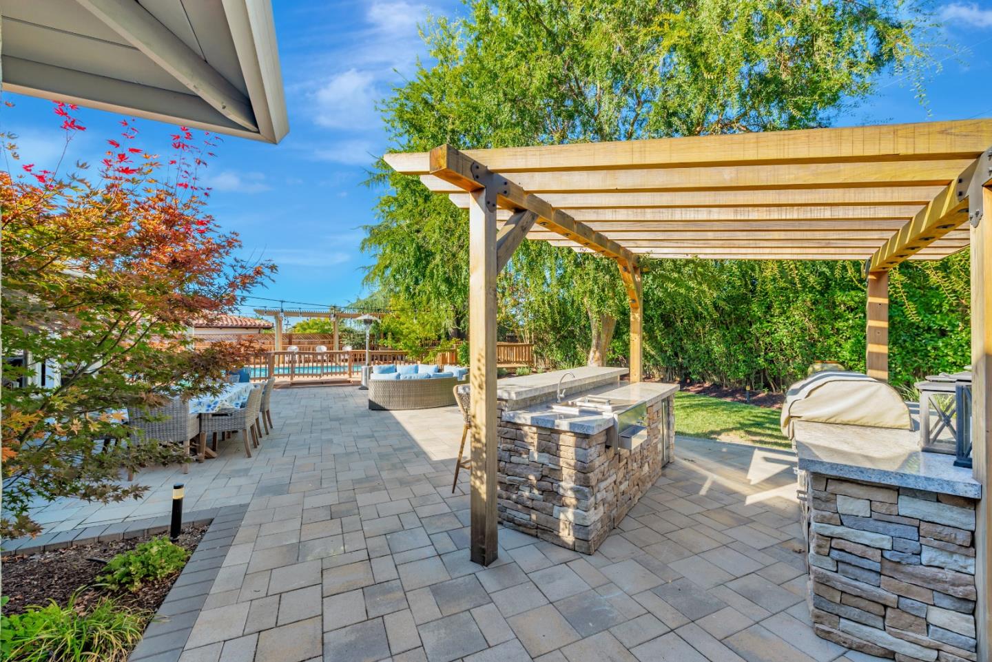 Detail Gallery Image 4 of 6 For 6540 Camelia Dr, San Jose,  CA 95120 - 4 Beds | 2/1 Baths