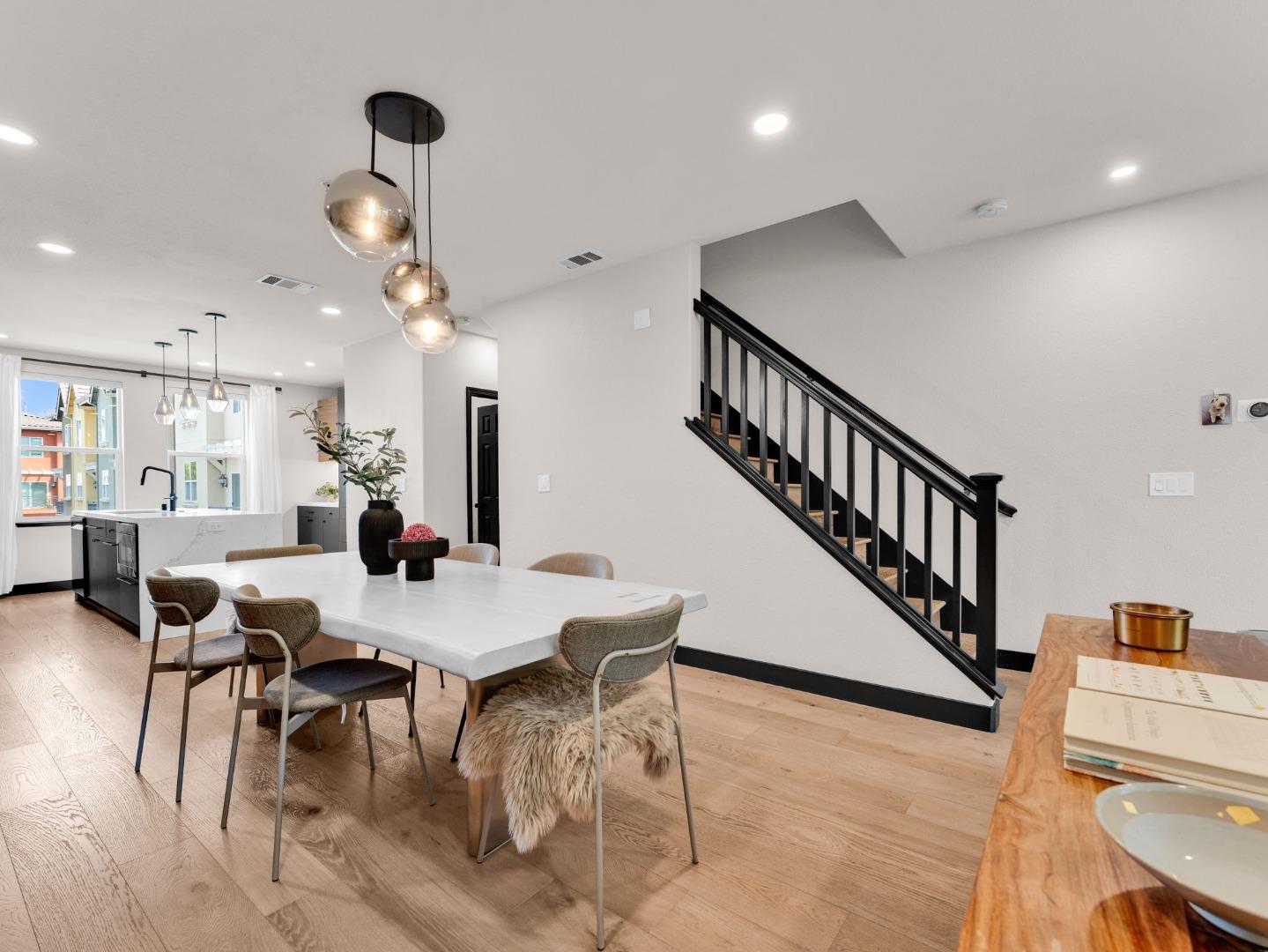 Detail Gallery Image 11 of 42 For 213 Esfahan Dr, San Jose,  CA 95111 - 2 Beds | 2/1 Baths