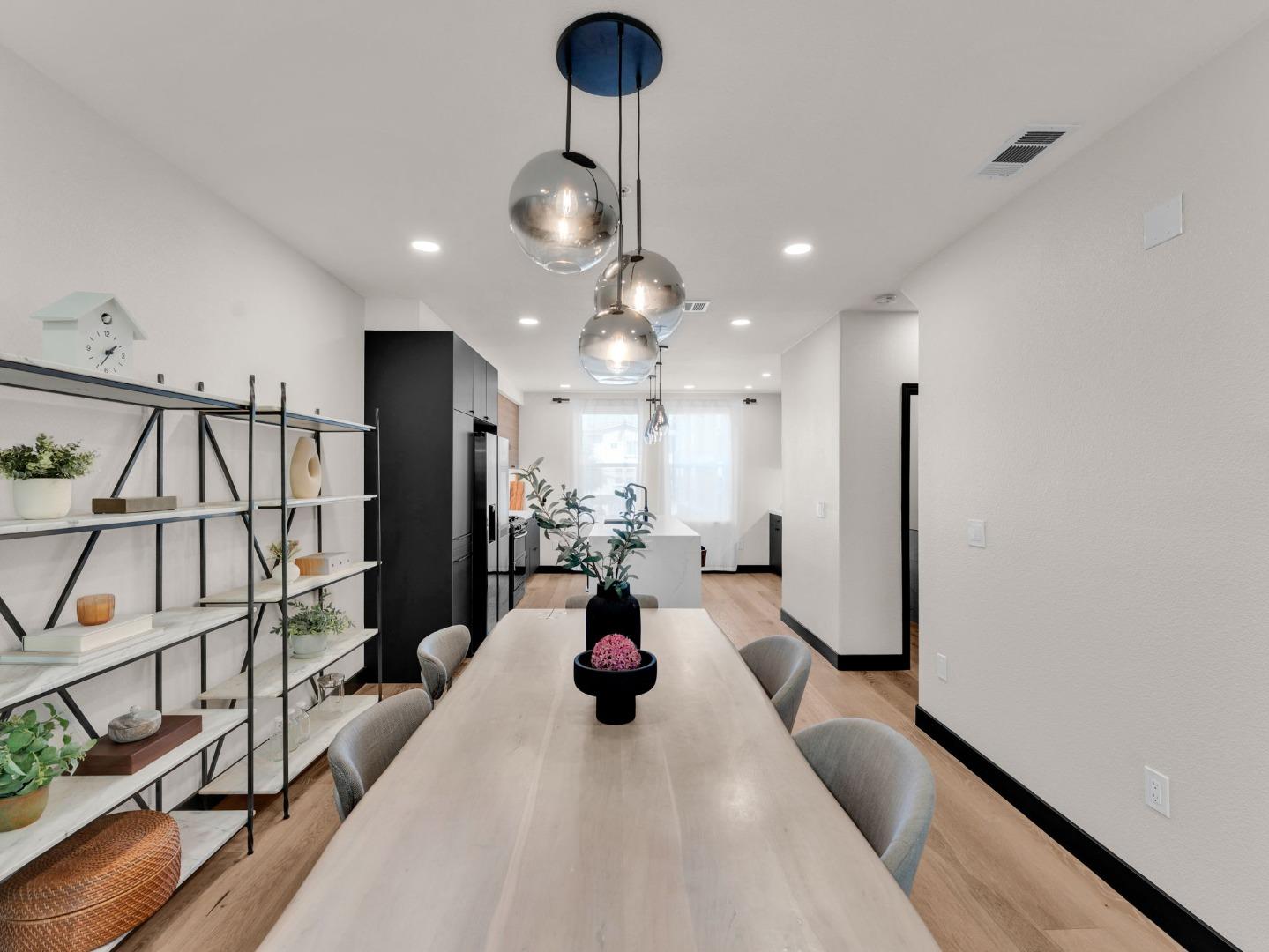 Detail Gallery Image 13 of 42 For 213 Esfahan Dr, San Jose,  CA 95111 - 2 Beds | 2/1 Baths