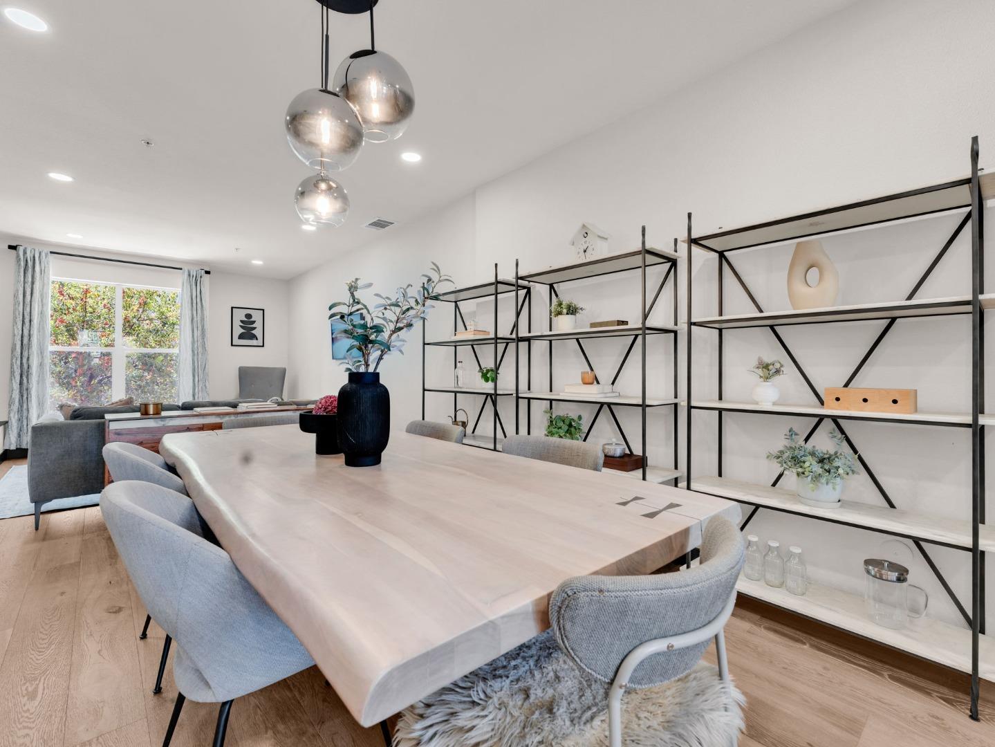 Detail Gallery Image 14 of 42 For 213 Esfahan Dr, San Jose,  CA 95111 - 2 Beds | 2/1 Baths