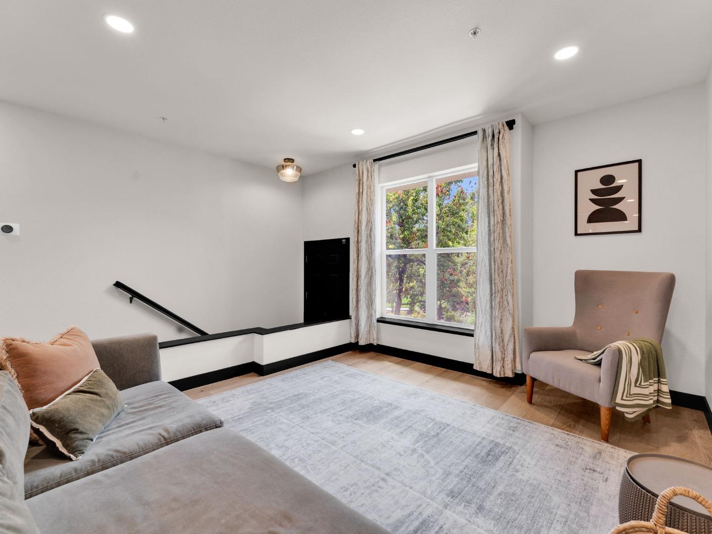 Detail Gallery Image 15 of 42 For 213 Esfahan Dr, San Jose,  CA 95111 - 2 Beds | 2/1 Baths