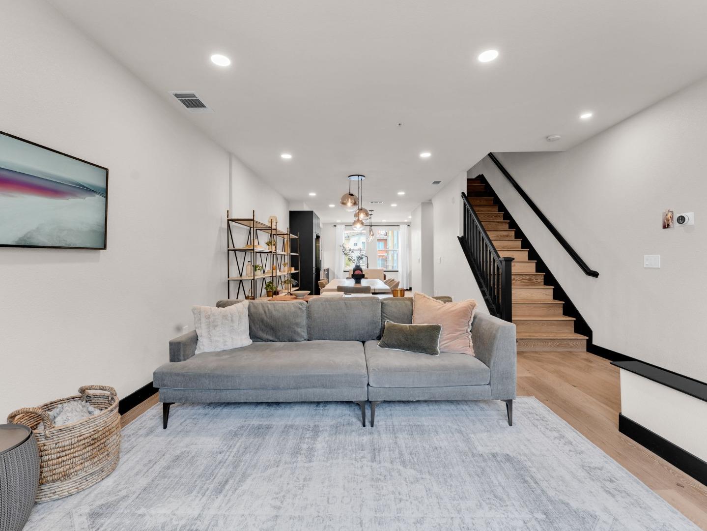 Detail Gallery Image 16 of 42 For 213 Esfahan Dr, San Jose,  CA 95111 - 2 Beds | 2/1 Baths