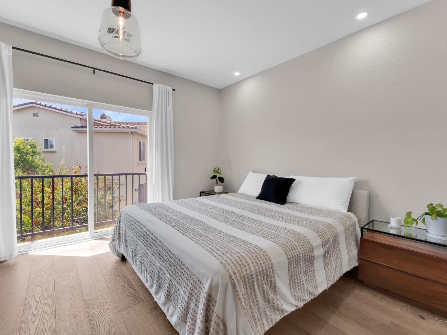 Detail Gallery Image 20 of 42 For 213 Esfahan Dr, San Jose,  CA 95111 - 2 Beds | 2/1 Baths