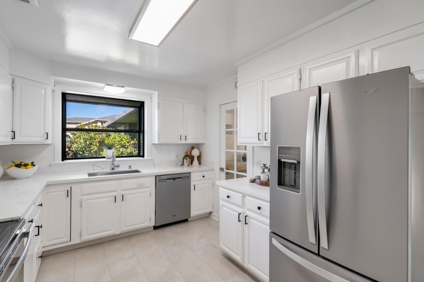 Detail Gallery Image 11 of 42 For 2704 Sunset Ter, San Mateo,  CA 94403 - 4 Beds | 2 Baths