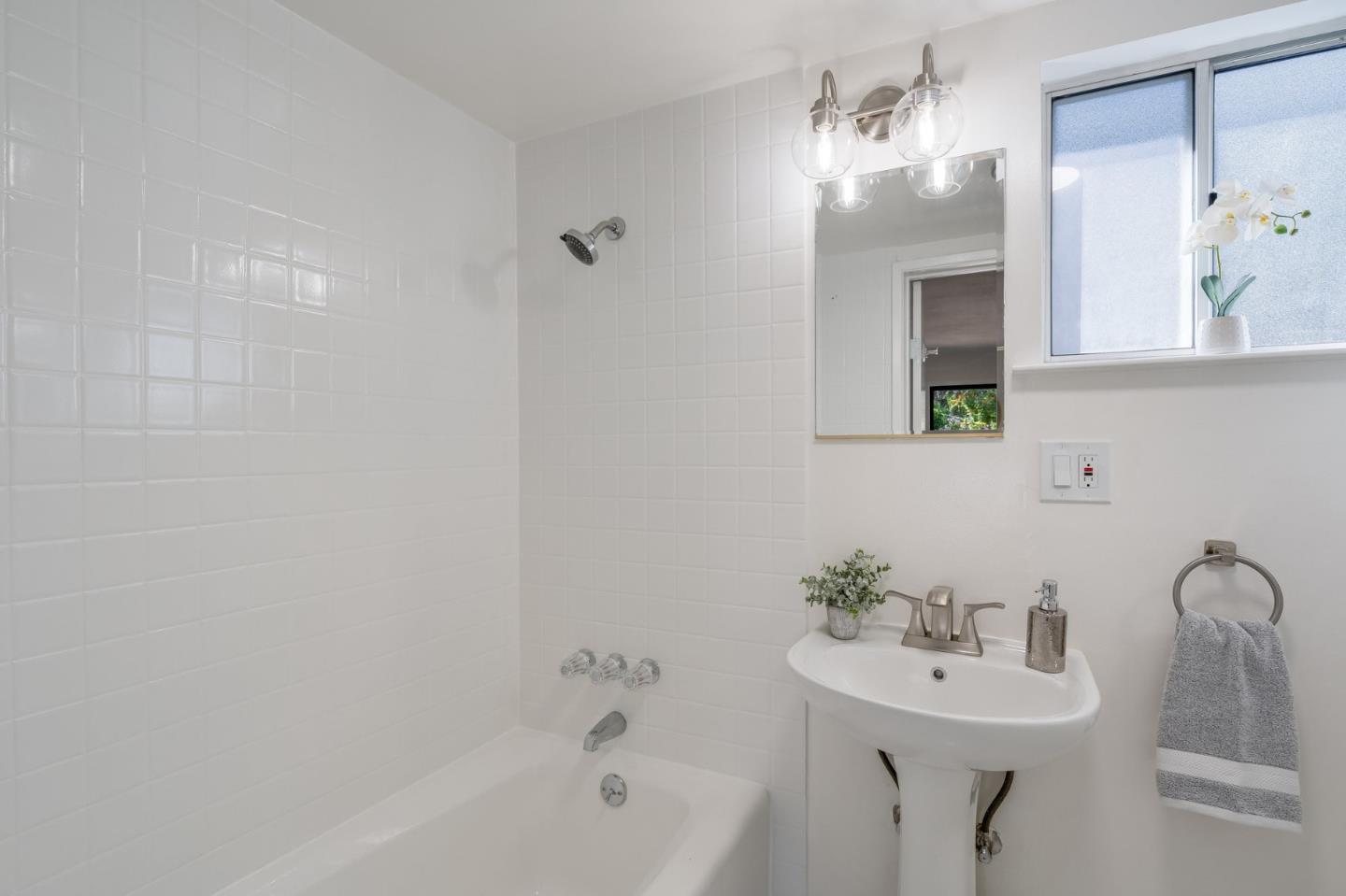 Detail Gallery Image 20 of 42 For 2704 Sunset Ter, San Mateo,  CA 94403 - 4 Beds | 2 Baths