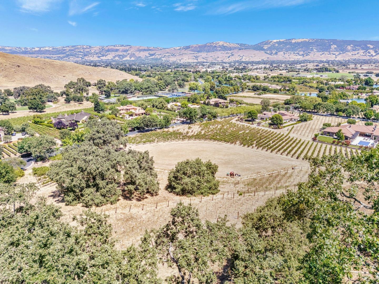 Detail Gallery Image 11 of 21 For 1322 Lions Peak Ln, San Martin,  CA 95046 - – Beds | – Baths
