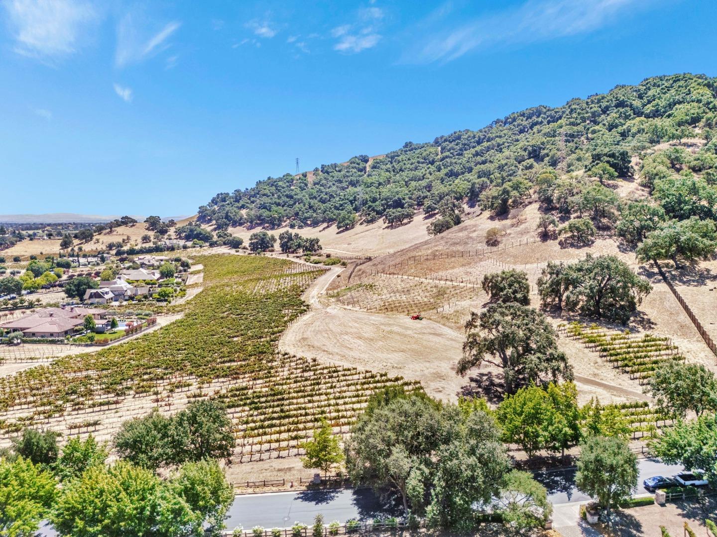 Detail Gallery Image 3 of 21 For 1322 Lions Peak Ln, San Martin,  CA 95046 - – Beds | – Baths