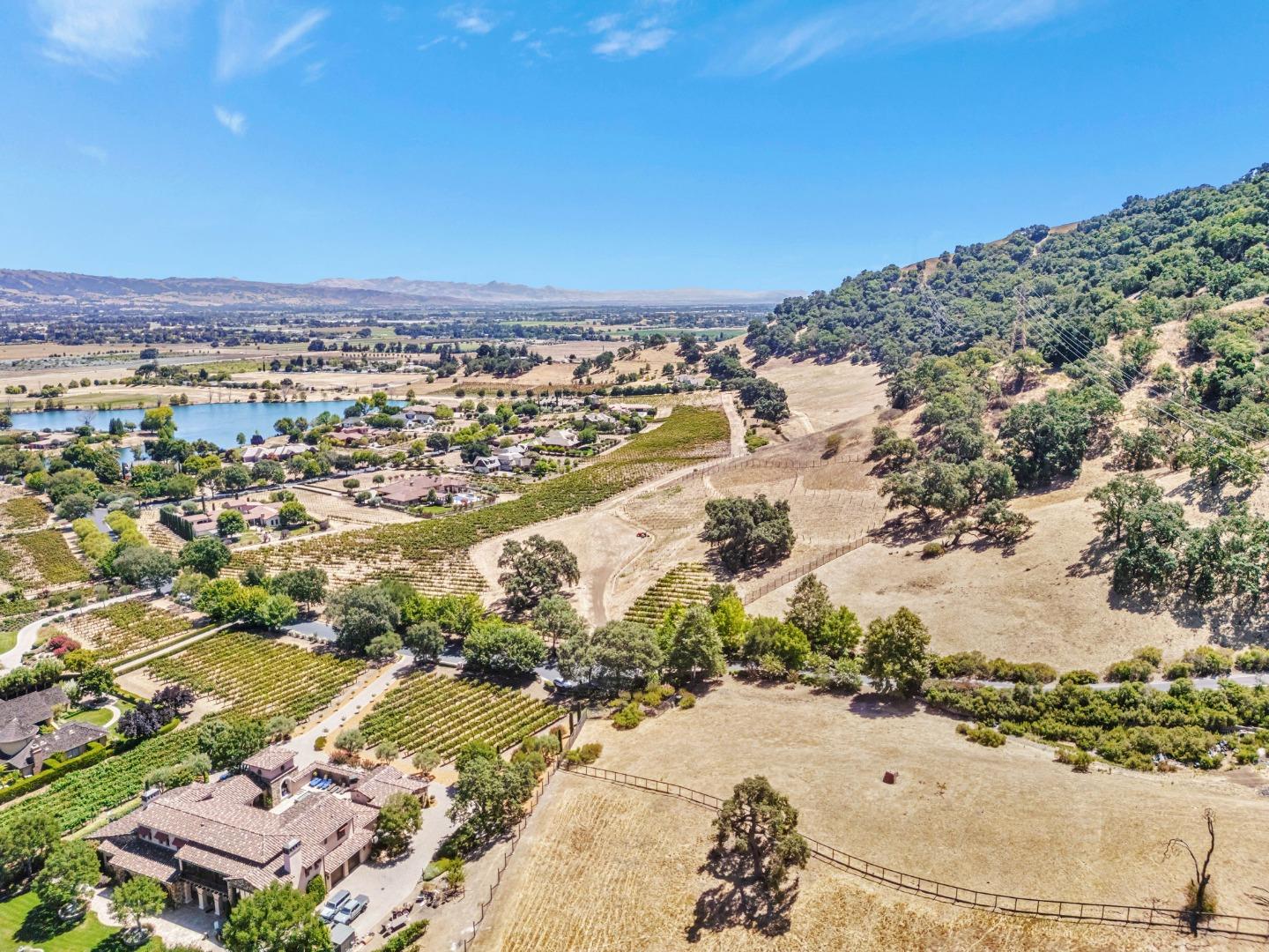 Detail Gallery Image 7 of 21 For 1322 Lions Peak Ln, San Martin,  CA 95046 - – Beds | – Baths