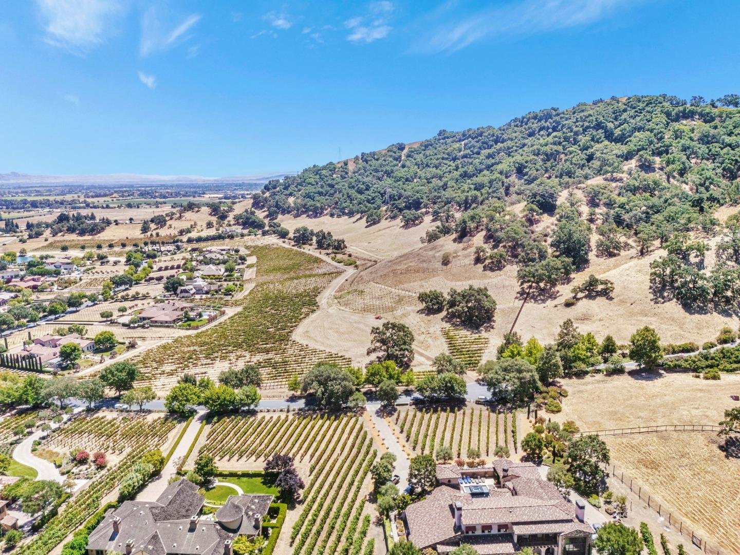 Detail Gallery Image 8 of 21 For 1322 Lions Peak Ln, San Martin,  CA 95046 - – Beds | – Baths