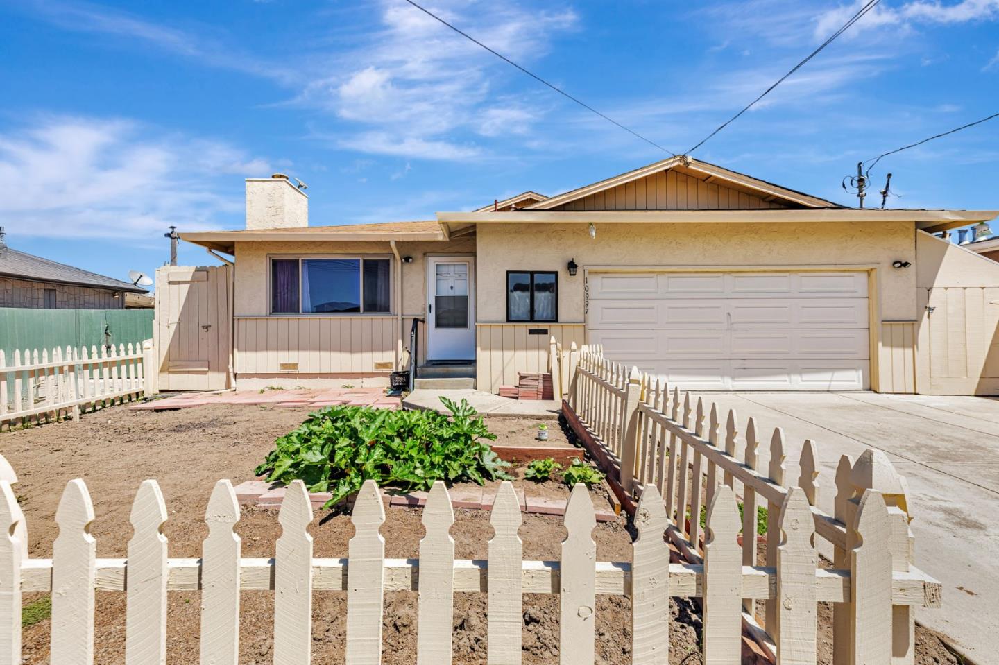 Detail Gallery Image 1 of 42 For 10997 Seymour St, Castroville,  CA 95012 - 4 Beds | 2 Baths