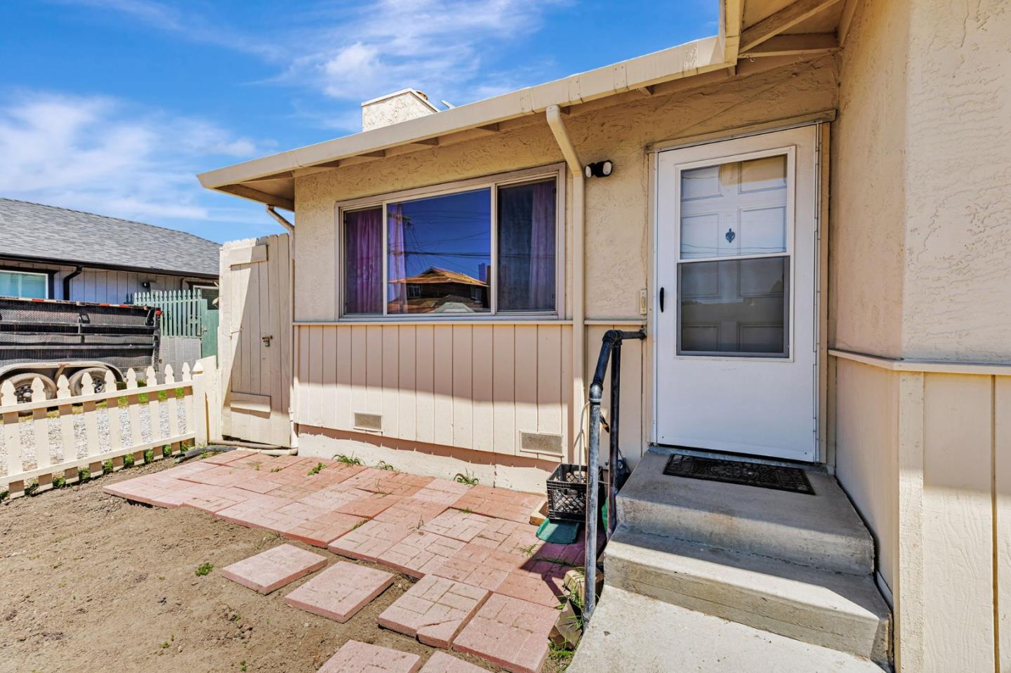 Detail Gallery Image 4 of 42 For 10997 Seymour St, Castroville,  CA 95012 - 4 Beds | 2 Baths