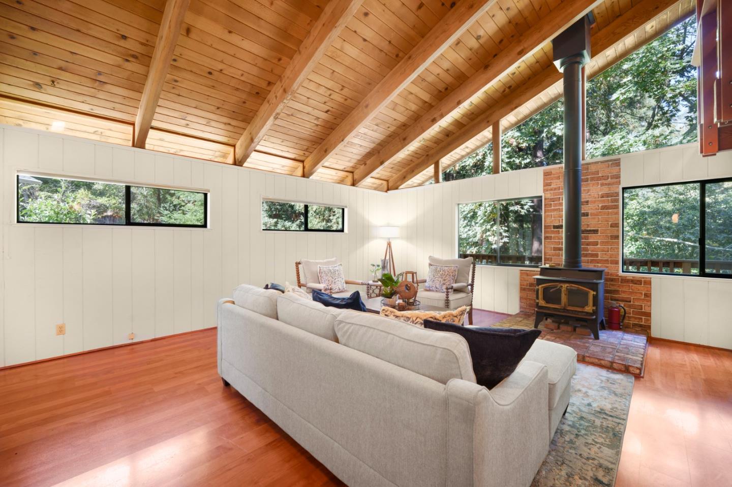 Detail Gallery Image 4 of 40 For 17855 Kiowa Trl, Los Gatos,  CA 95033 - 5 Beds | 3 Baths