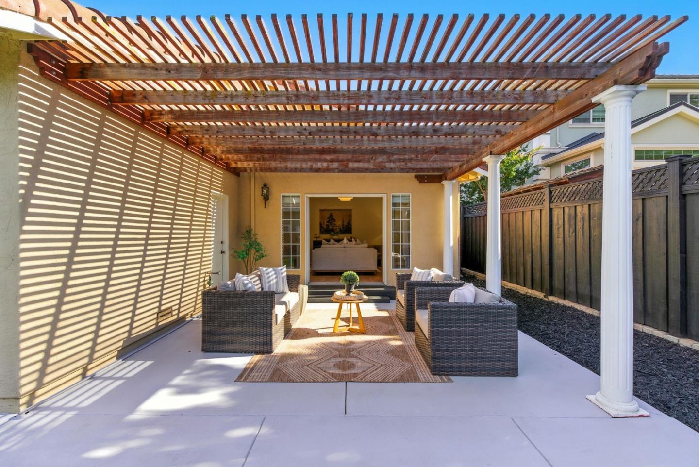 Detail Gallery Image 13 of 42 For 2188 Yorkshire Way, Mountain View,  CA 94040 - 3 Beds | 2 Baths