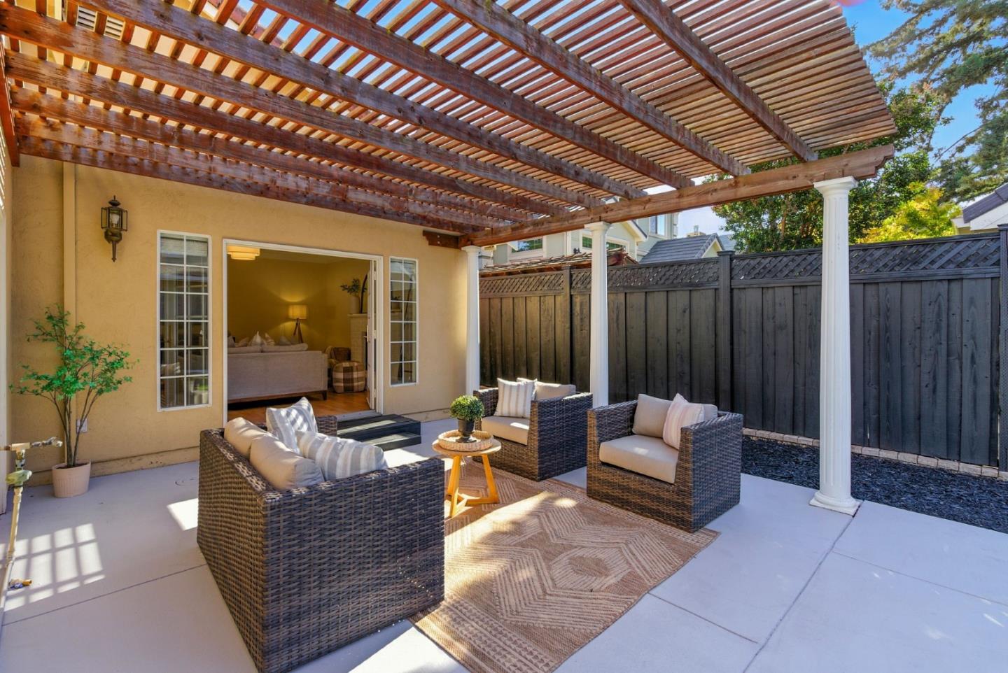 Detail Gallery Image 15 of 42 For 2188 Yorkshire Way, Mountain View,  CA 94040 - 3 Beds | 2 Baths