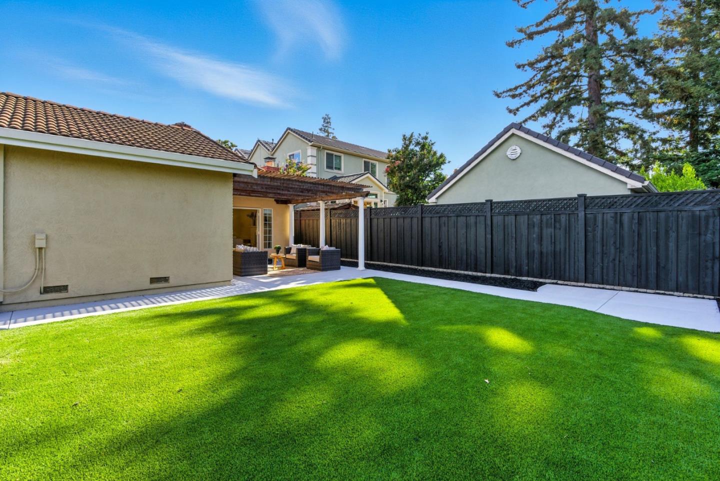Detail Gallery Image 16 of 42 For 2188 Yorkshire Way, Mountain View,  CA 94040 - 3 Beds | 2 Baths