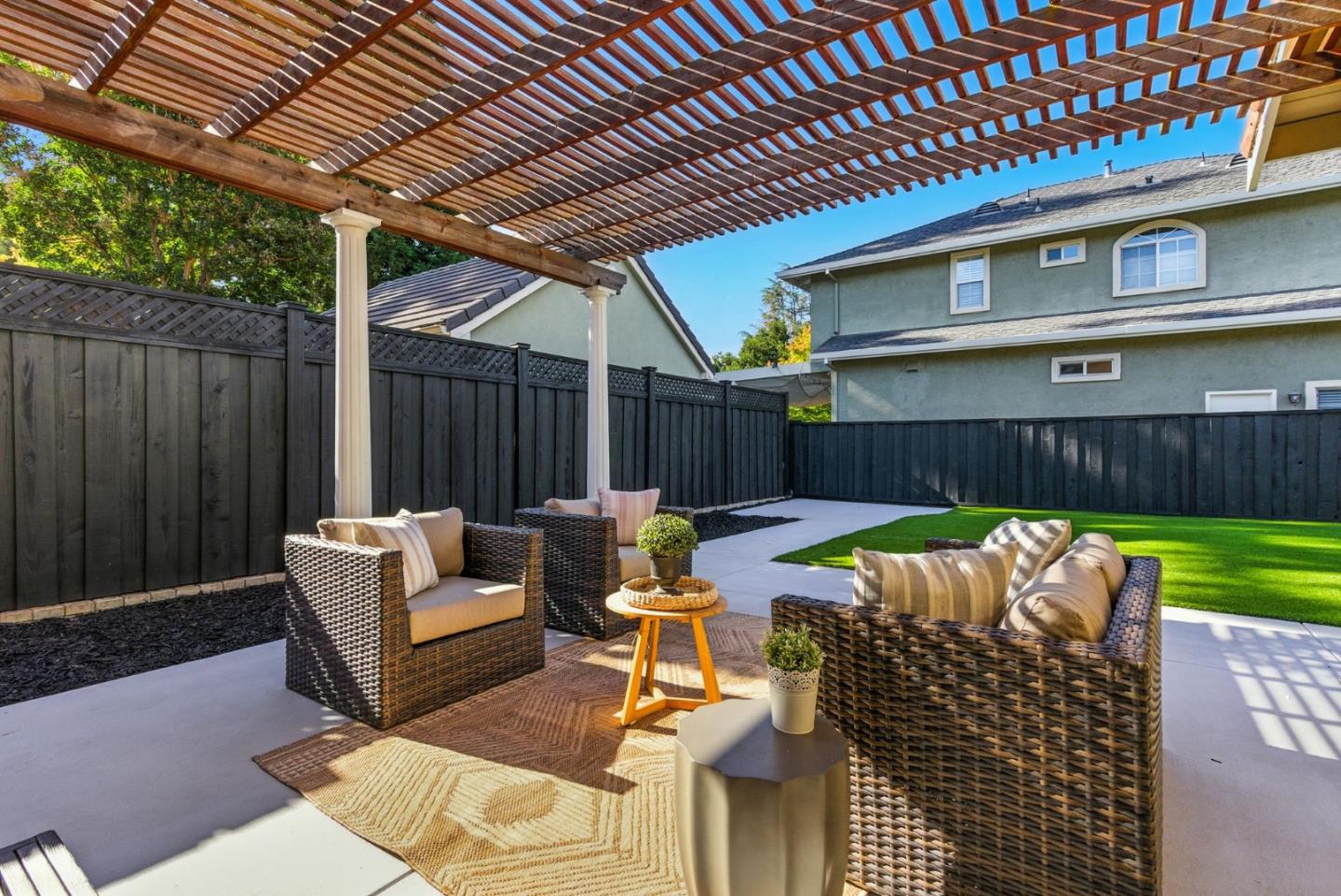 Detail Gallery Image 19 of 42 For 2188 Yorkshire Way, Mountain View,  CA 94040 - 3 Beds | 2 Baths