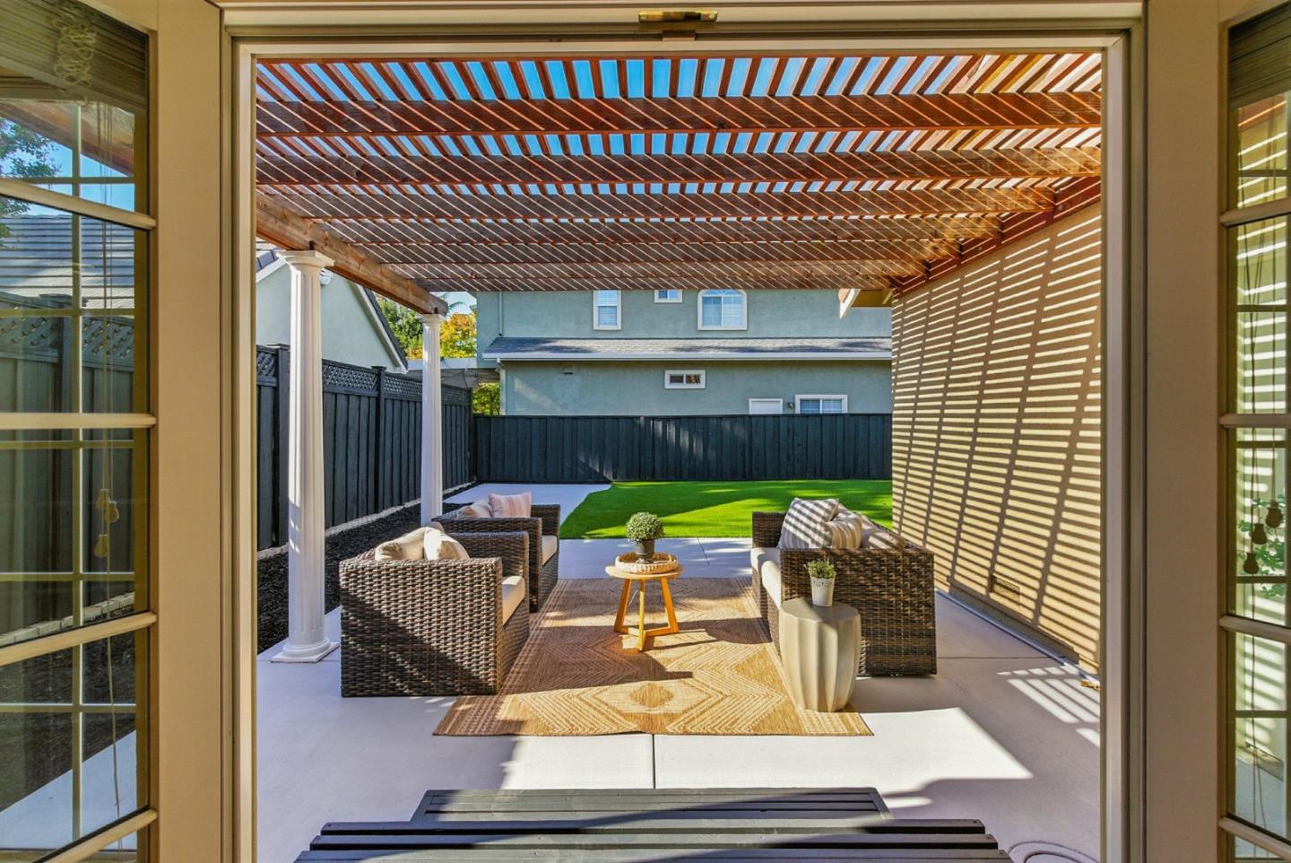 Detail Gallery Image 20 of 42 For 2188 Yorkshire Way, Mountain View,  CA 94040 - 3 Beds | 2 Baths