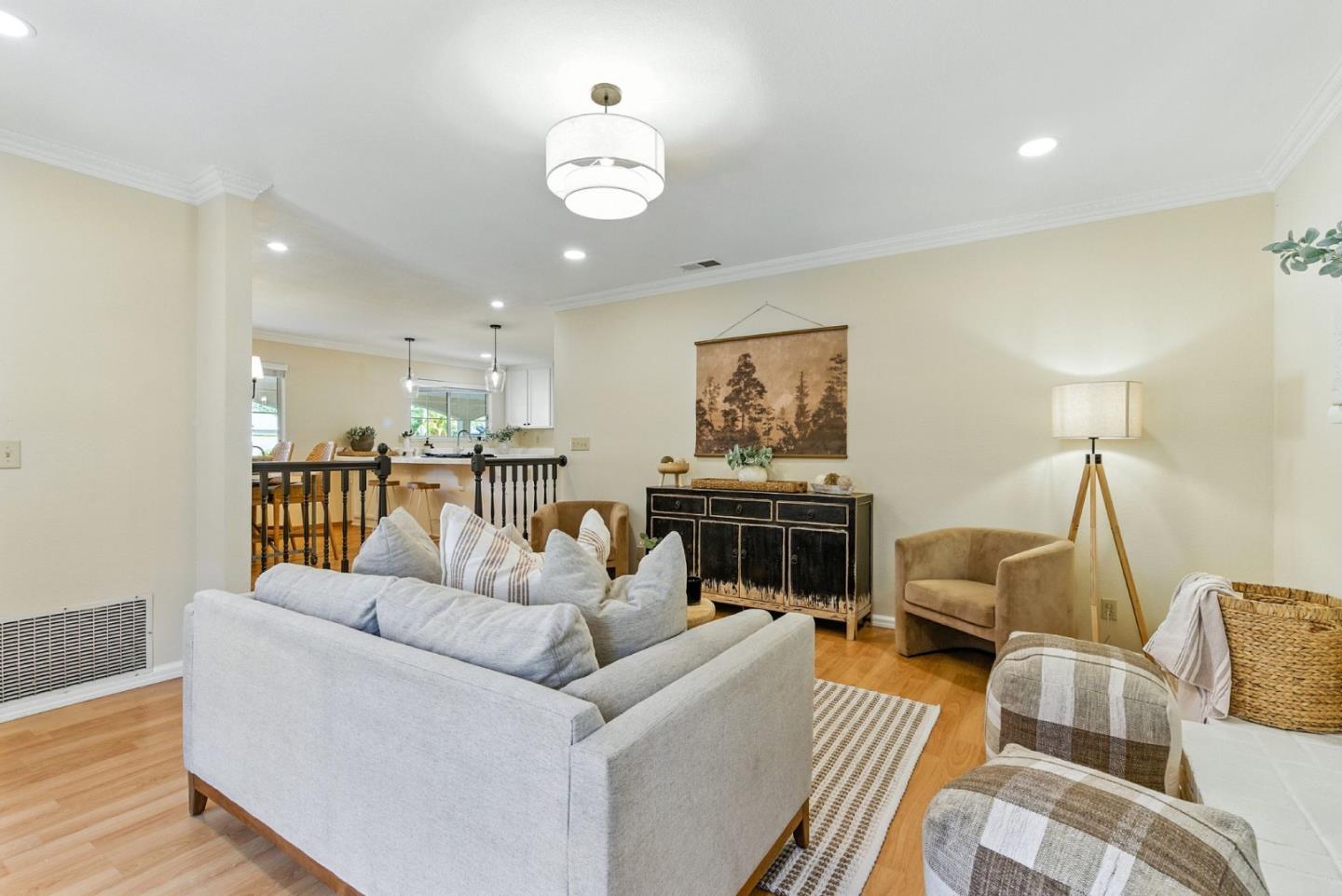 Detail Gallery Image 23 of 42 For 2188 Yorkshire Way, Mountain View,  CA 94040 - 3 Beds | 2 Baths