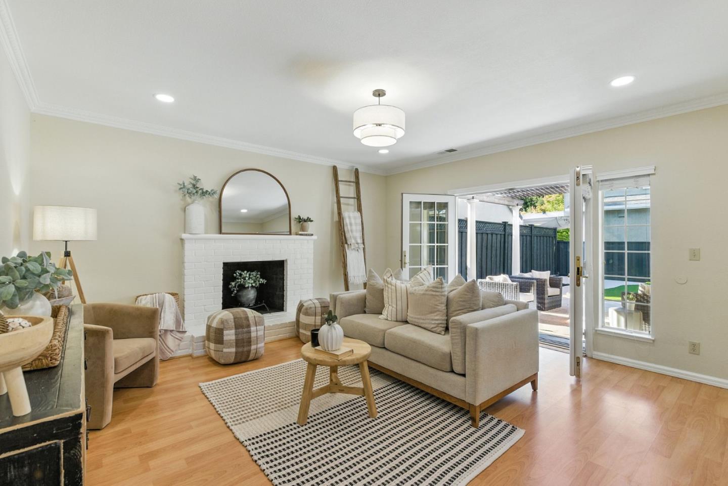 Detail Gallery Image 24 of 42 For 2188 Yorkshire Way, Mountain View,  CA 94040 - 3 Beds | 2 Baths